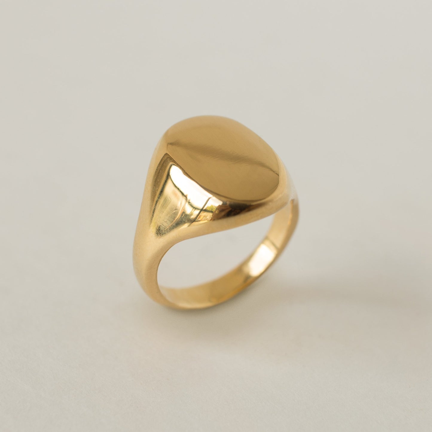 Eliot Signet Ring