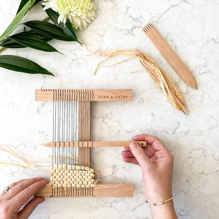 Flax & Twine Hand Loom Kit