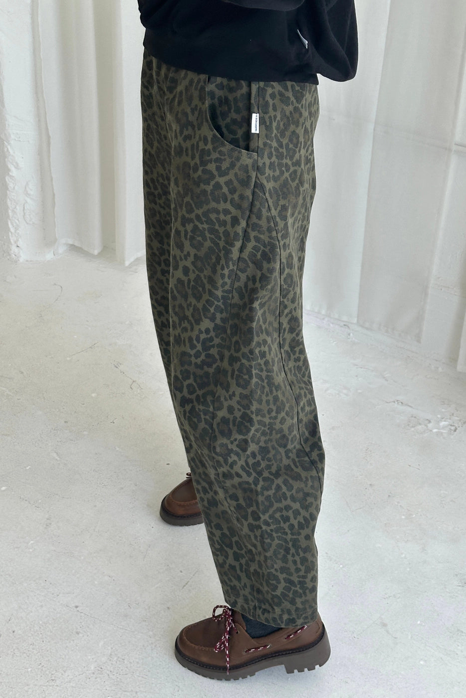Arc Pants - Fern Leopard