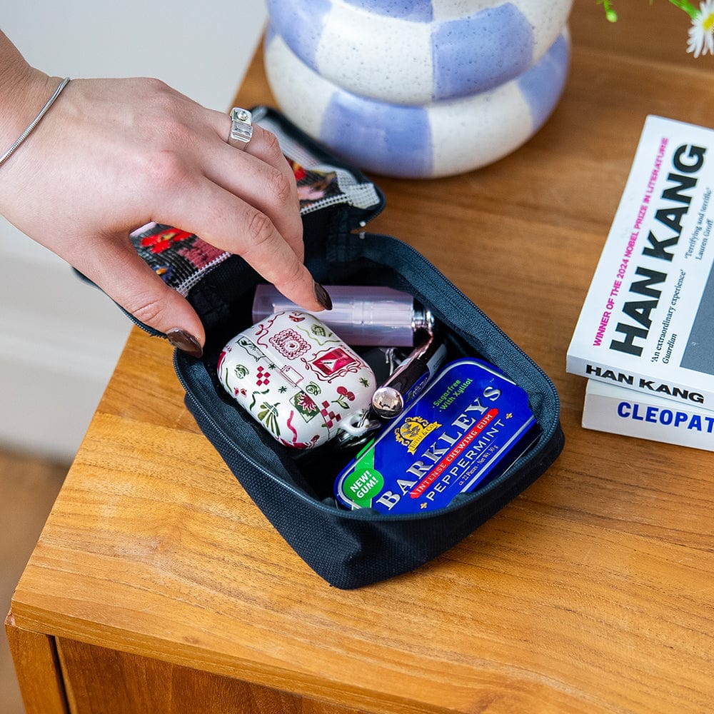 POP ART PETALS | Needlepoint Pouch Kit