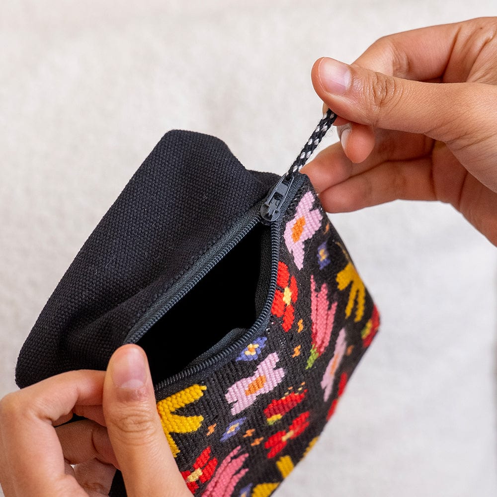 POP ART PETALS | Needlepoint Pouch Kit
