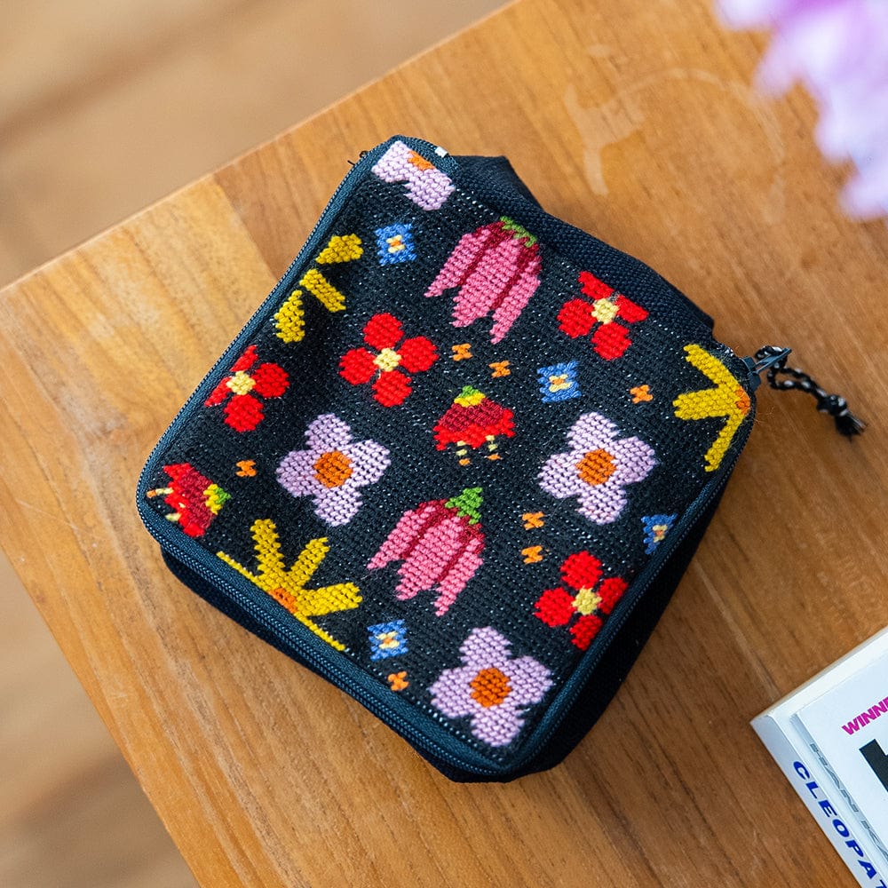 POP ART PETALS | Needlepoint Pouch Kit